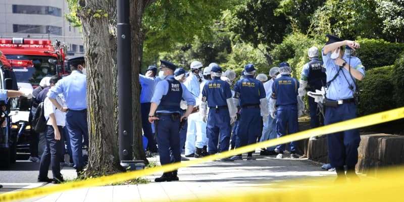 国会、官庁近くに男性遺体　首に刺し傷、自殺か ｜ 共同通信