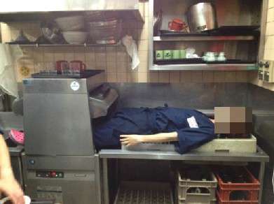 【バカッター】バイトが蕎麦屋の食洗機に入り炎上！店が閉店した裁判の結果が酷い
