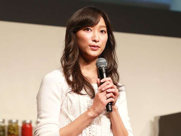 杏「ウサギを捌いてシチューに」発言に、共演者も騒然 | cinemacafe.net