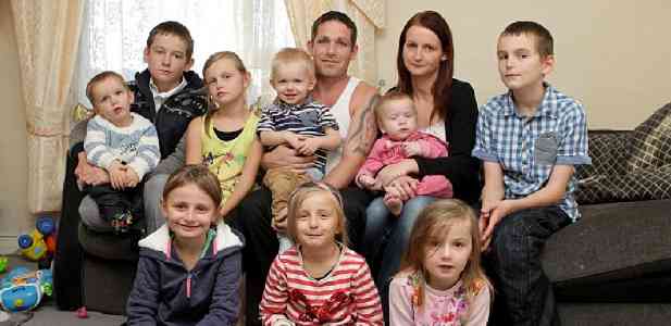 生活保護大国イギリス！９人の子を持つ母親、年間６４６万円の生活保護を受給中。 | お金に関する海外の反応【お金の学校】