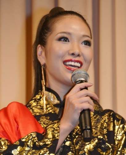 【エンタがビタミン♪】紅蘭、“イヤイヤ期”突入の娘に母としての覚悟「子育ては自分を育てること」「世の中のお母さん、がんばろ！」 | Techinsight（テックインサイト）|海外セレブ、国内エンタメのオンリーワンをお届けするニュースサイト