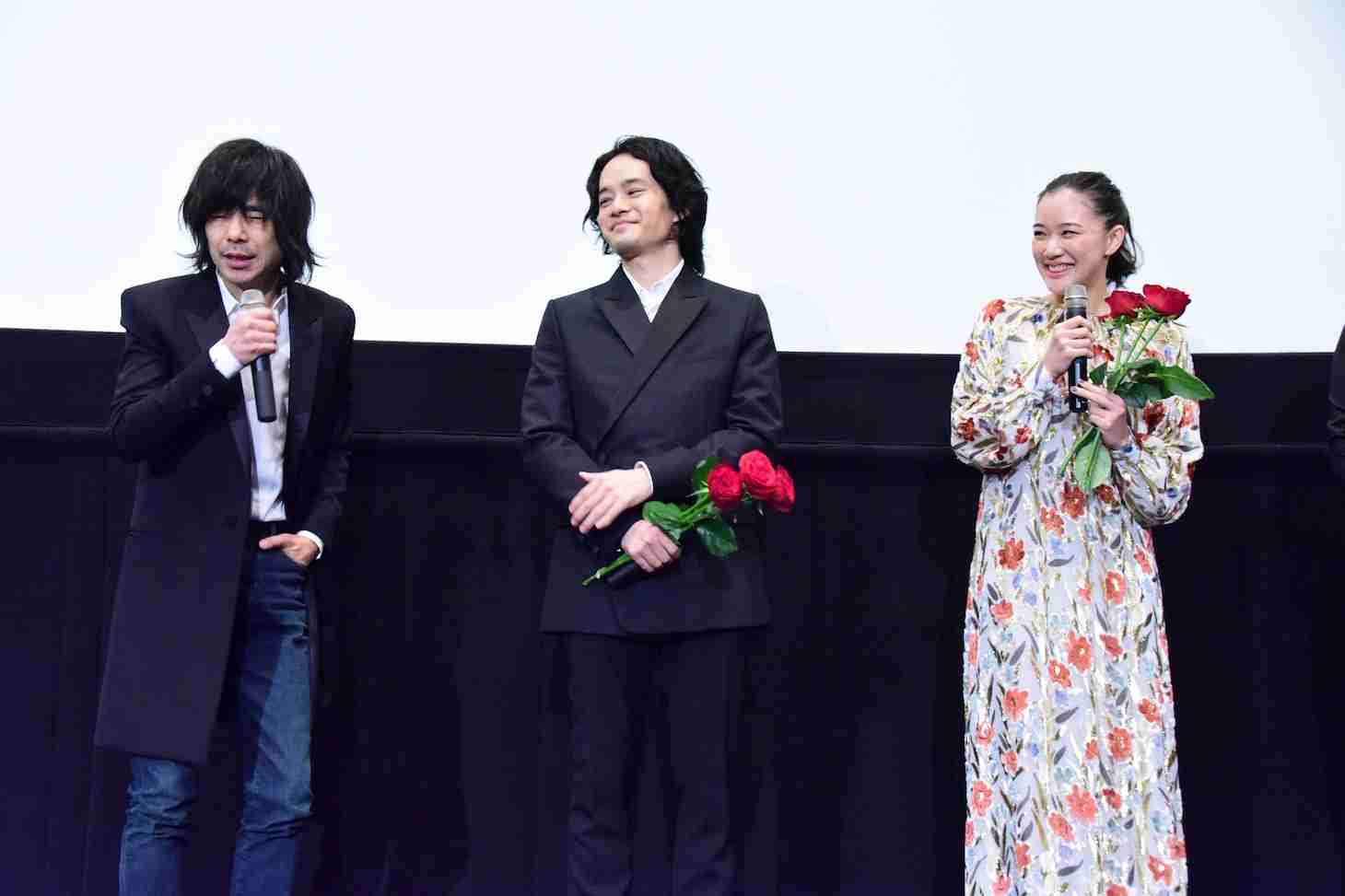 女優の舞台挨拶衣装を貼るトピ
