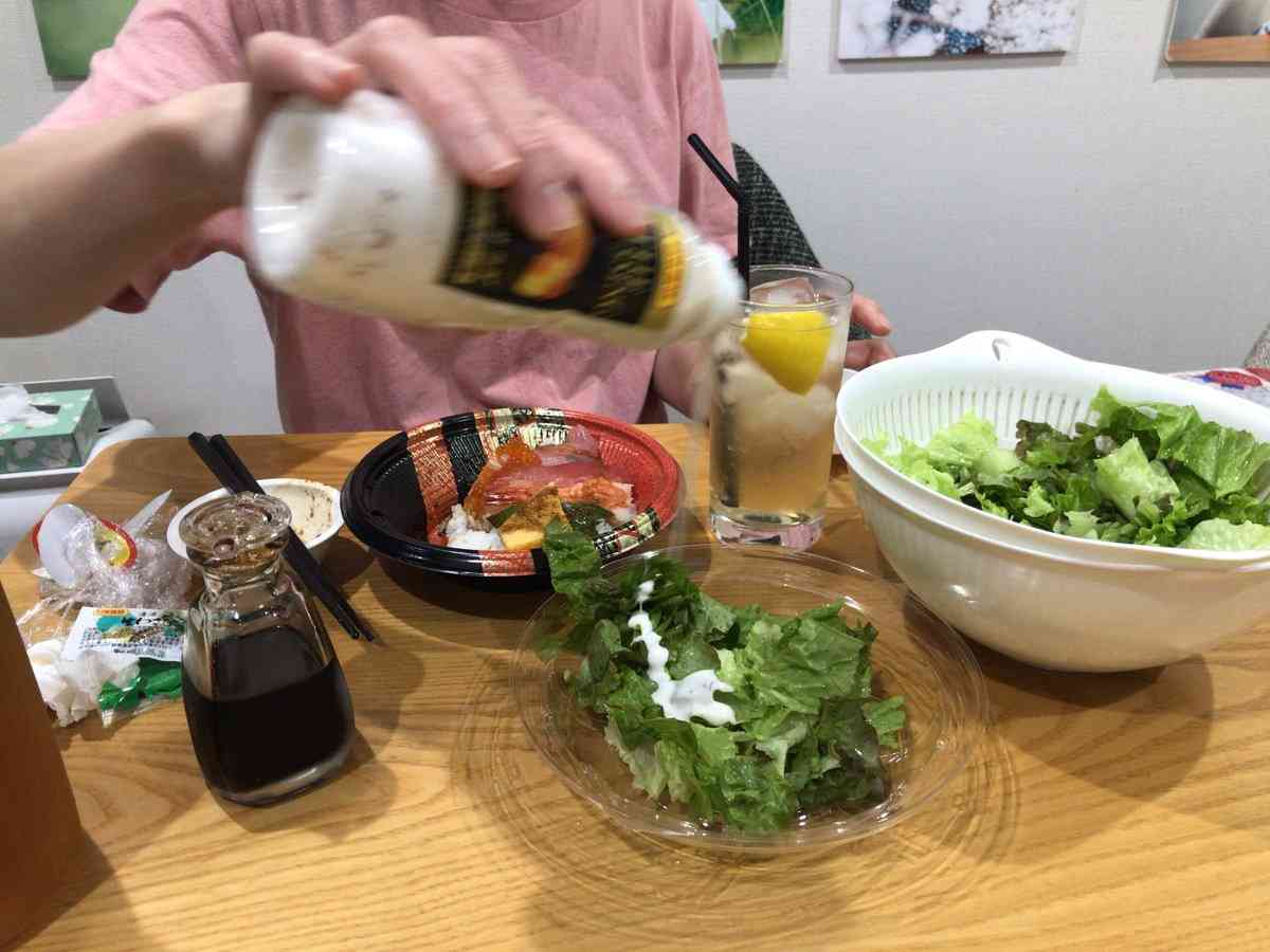 コンビニ飯を100均食器に盛り付けたら...　まさかの完成度に「もはや高級旅館の朝食です」