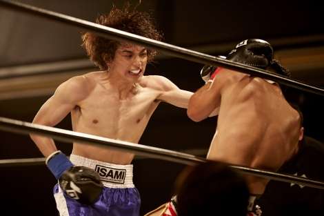 横浜流星、1ヶ月10キロ増量で“覚悟”のキックボクサー役 かつてのライバルとも再会