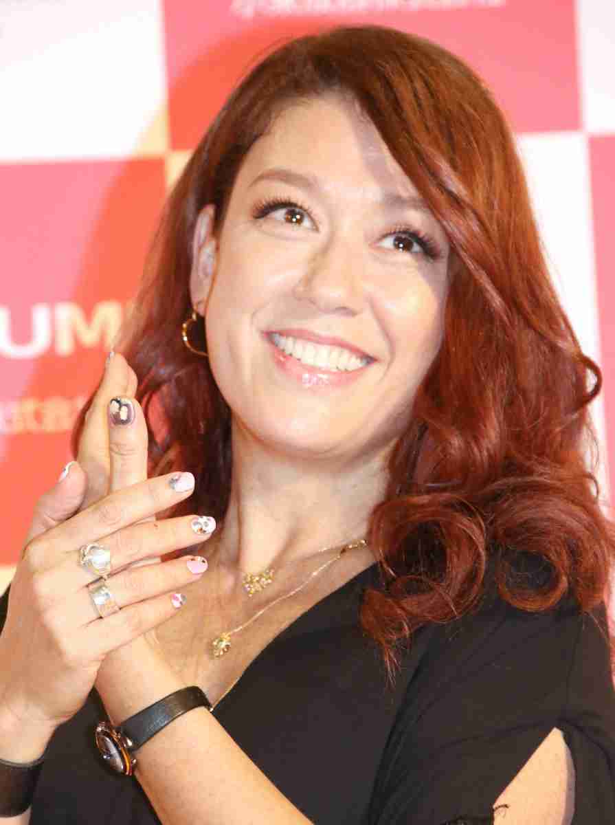 LiLiCo、転んで膝を強打し手術「皿が太ももの方向に移動してた！ビビった！」