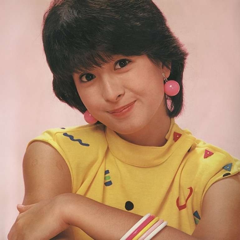 いろんな有名人の卒アルが見たい