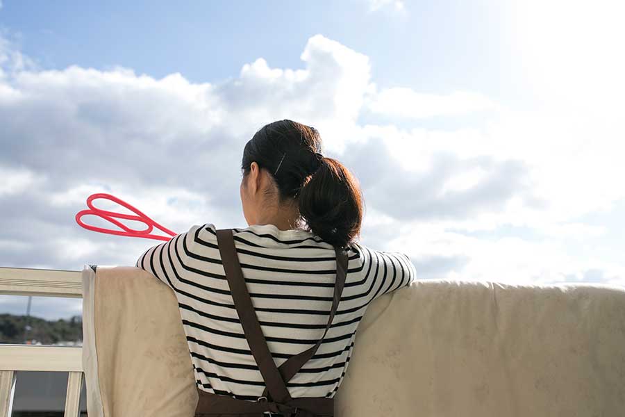 夫の年収がいくらなら専業主婦に？　約7割が「500～800万円」、2割は「1000万円以上」 | ENCOUNT