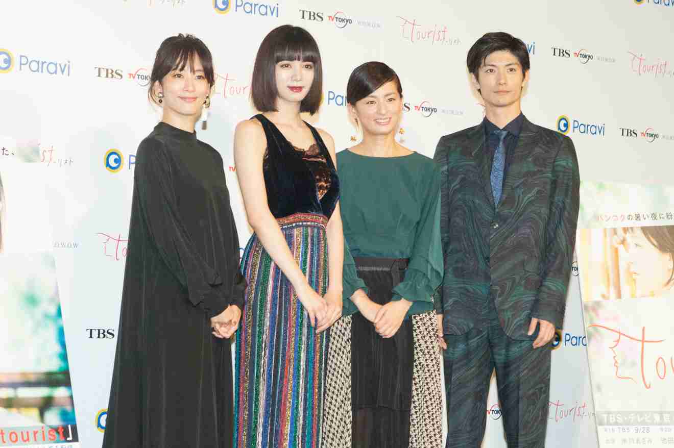 女優の舞台挨拶衣装を貼るトピPart3