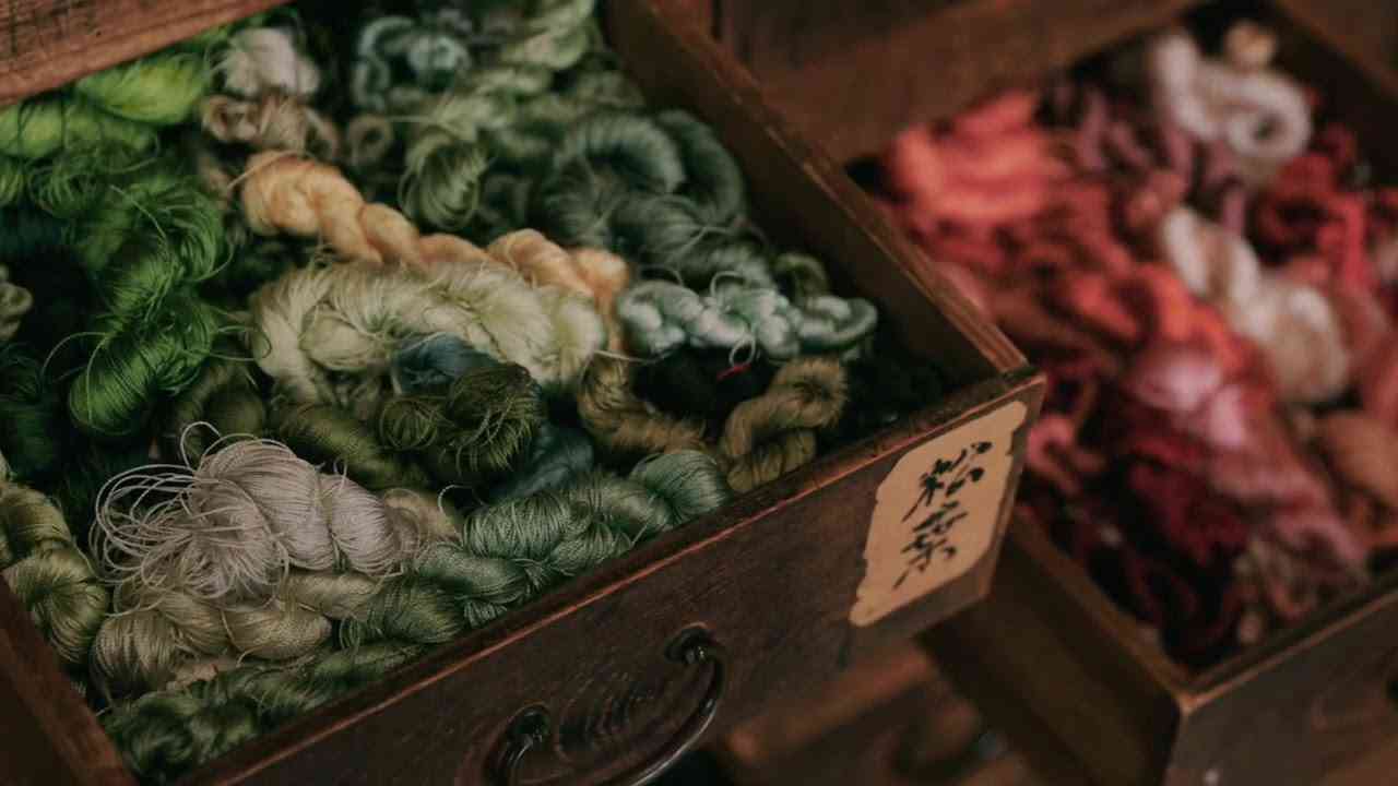 『 綴織  / Japanese traditional textile 』｜滋賀県の伝統的工芸品 - YouTube
