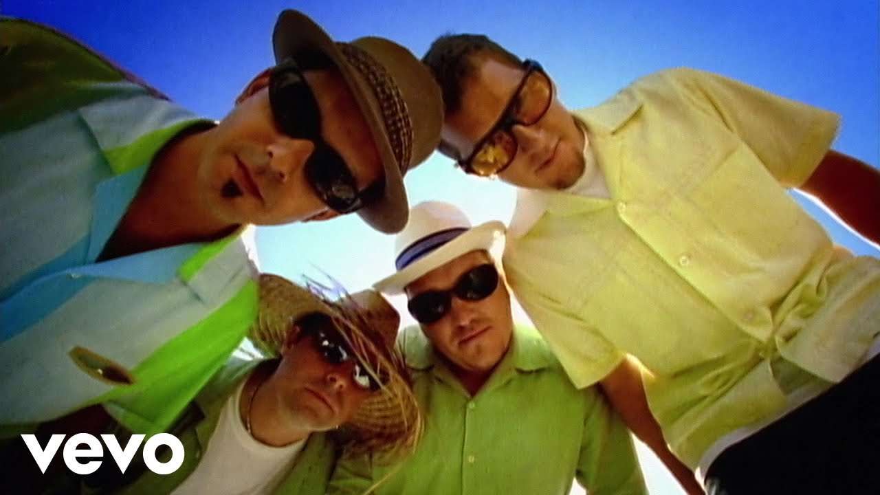 Smash Mouth - Walkin' On The Sun - YouTube