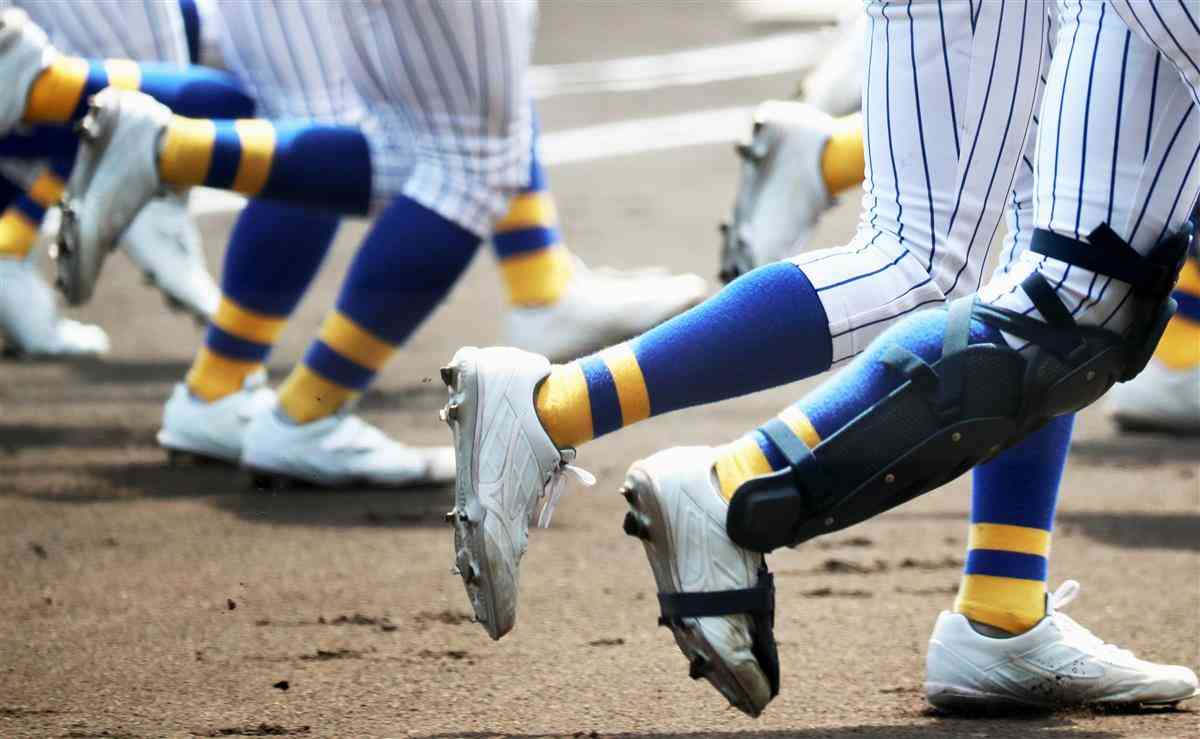 【甲子園交流試合】「白スパイク解禁」10度低い実験結果も、選手「黒には戻れない」