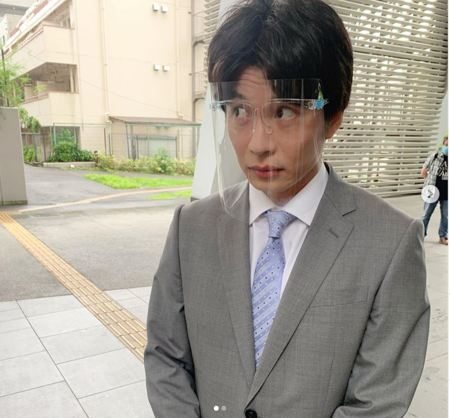 あざとい! 田中圭のフェイスシールド越しの上目遣いにファン歓喜