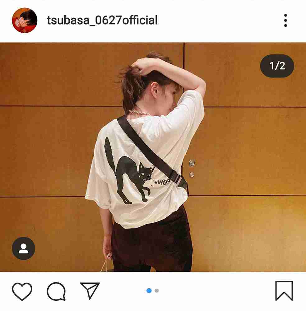 本田翼　メンズLサイズの私服披露　髪をかき上げた姿に「うなじが綺麗」の声
