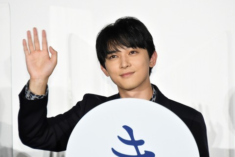 ＜吉沢亮＞「バッタ嫌い」公言もこっそり克服　「乗り越えちゃって…」　「青くて痛くて脆い」舞台あいさつ（MANTANWEB） - Yahoo!ニュース