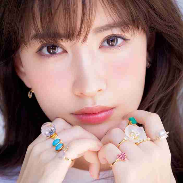 【小嶋陽菜】こじはるが考えるお金とのつき合い方。「全ては人生の勉強代」 | ガールズちゃんねる - Girls Channel