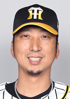 おでこが狭くて目の位置が高い人！