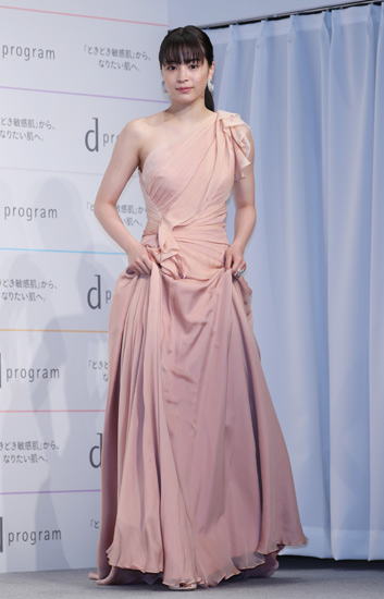 女優のカラードレスが見たい