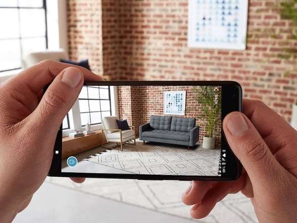 フォトショップの使い方が雑すぎる不動産サイトが話題に 「鏡にソファが映ってないよ」