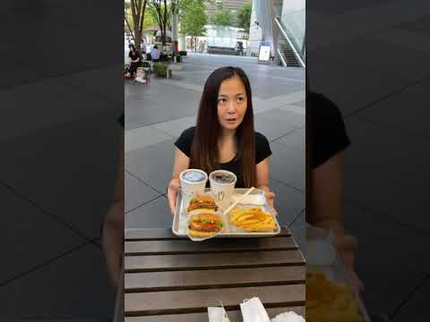 ビッグなハンバーガーになるぞーうぃ！ - YouTube