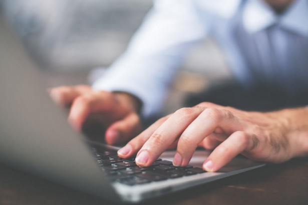 日本のサイバー担当大臣は「コンピュータが使えない」 | Forbes JAPAN（フォーブス ジャパン）