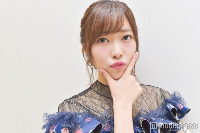 指原莉乃、パーソナルカラー診断の結果は？“黄味肌ブルベ”が話題に - モデルプレス