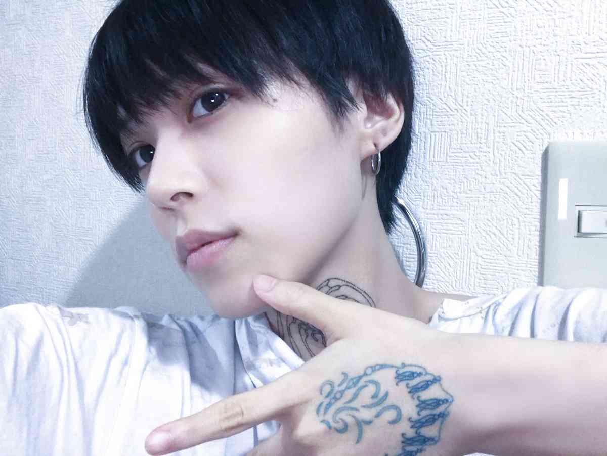 元NMB木下百花　喉にクモの大きめタトゥーを入れた理由「見える所だから」