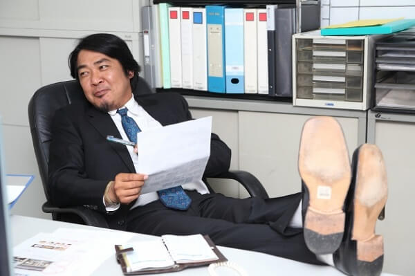 リモートワークが進まないのは“昭和的上司”のせい？　「みんな近くにいて仕事しないと駄目だ」