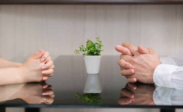 “あえて結婚しない”理由に男女で差　女性「趣味もあるし独身で満足」、男性「相手の人生に責任を負えない」