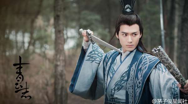 なんだかよくわからんポーズを撮ってるイケメンが見たい