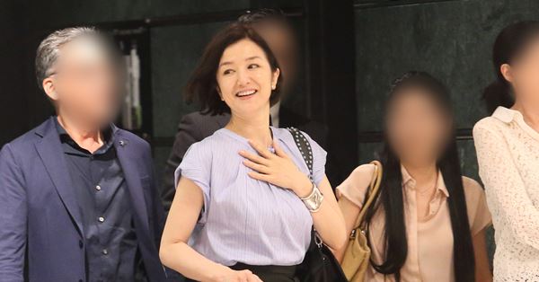 鈴木京香 異例の連ドラ3期出演！長谷川博己と結婚はお預けか | 女性自身