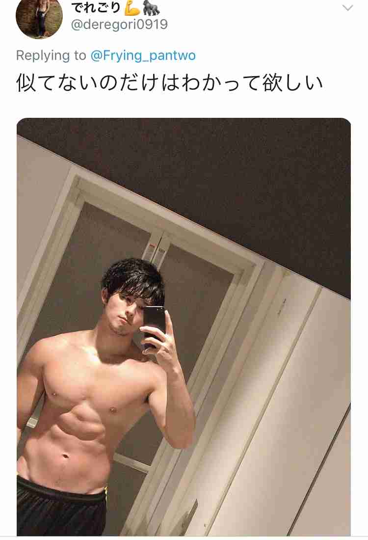 15万いいね！を集めた“中二病全開”な「マッチョ専用フリー素材」、使えない写真素材が支持されるワケ