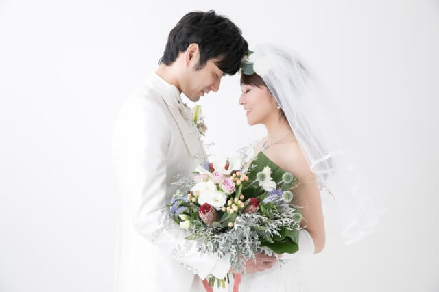 「友達がいないから結婚式をしたくない」と悩める男性に「近くの劇団探して頼め」と悲しすぎるアドバイス | キャリコネニュース