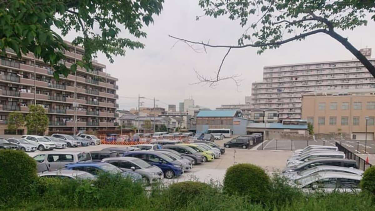 何もなかった都内某所に「レンタカー墓場」が出現した背景 | FRIDAYデジタル