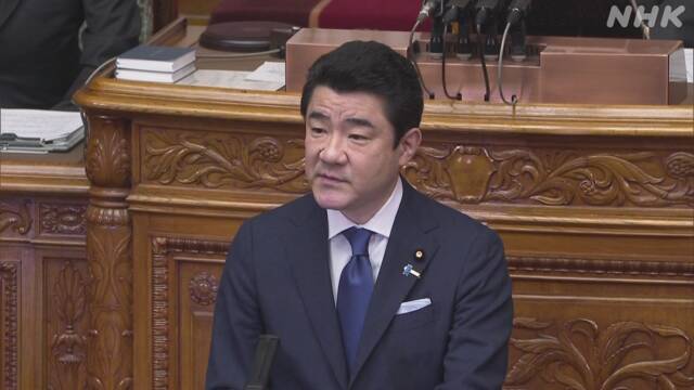 平均年齢71.4歳、全員男性。菅義偉総裁と自民党4役が揃って会見　