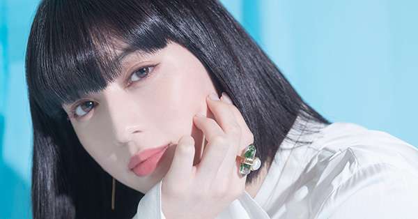 三吉彩花「親友は、私の家族や恋愛観を知り尽くしてる人」 | 女性自身