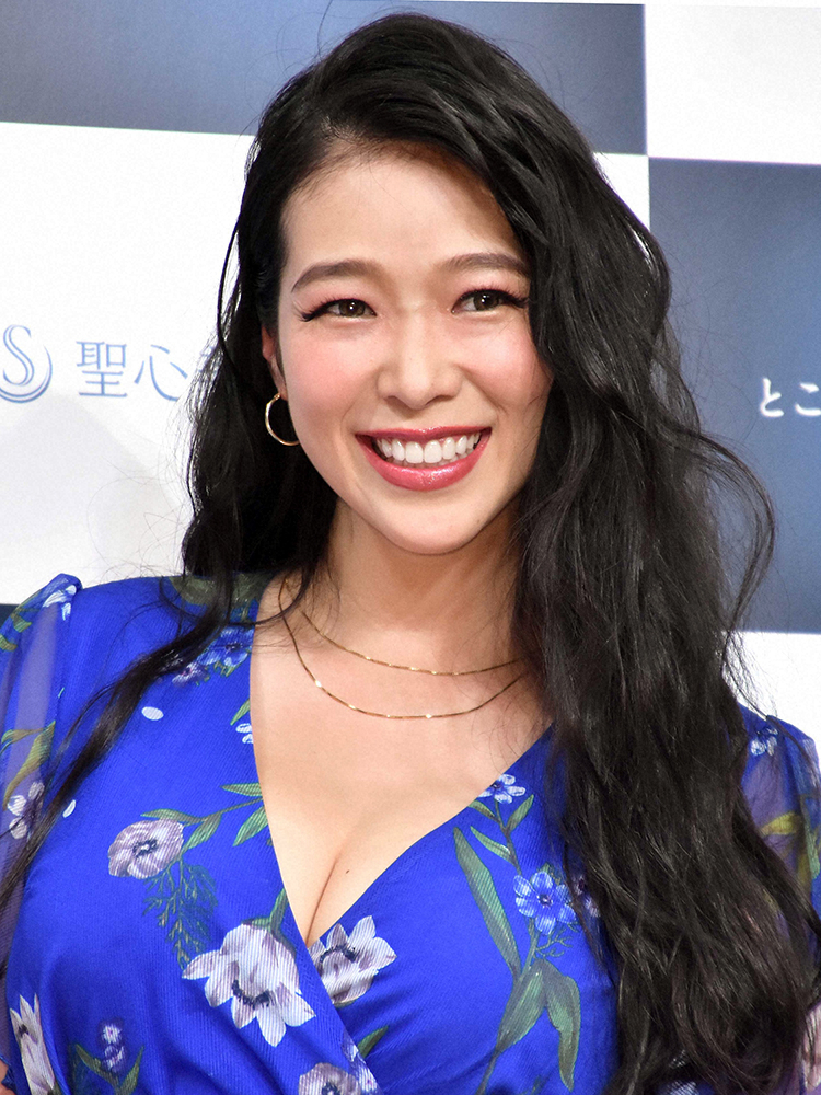 母親らしい格好って何？　紅蘭、クレームに反論「胸元が見える服は着てはいけないのでしょうか？」― スポニチ Sponichi Annex 芸能