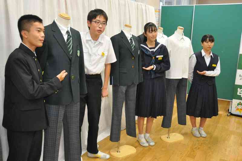 標準制服に男女ともスラックス導入へ　ジェンダーレス進展で姫路市立山陽中