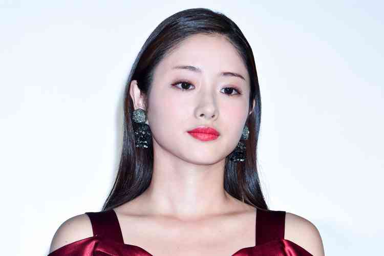 石原さとみ、二日酔いで現場入りの田中圭に放った痛烈一言