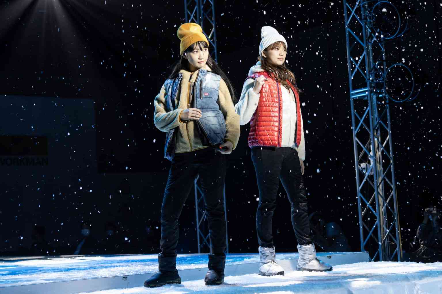 ワークマンが大雨や大雪を再現した「過酷ファッションショー」開催、氷のランウェイで新作発表