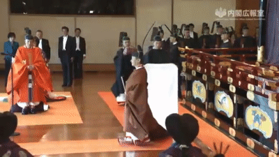 菅義偉首相「男系継承の重み踏まえる」と表明　自民保守グループとの面会で