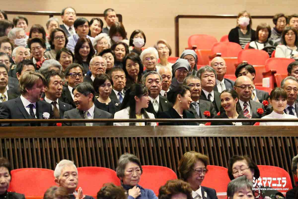 菅義偉首相「男系継承の重み踏まえる」と表明　自民保守グループとの面会で