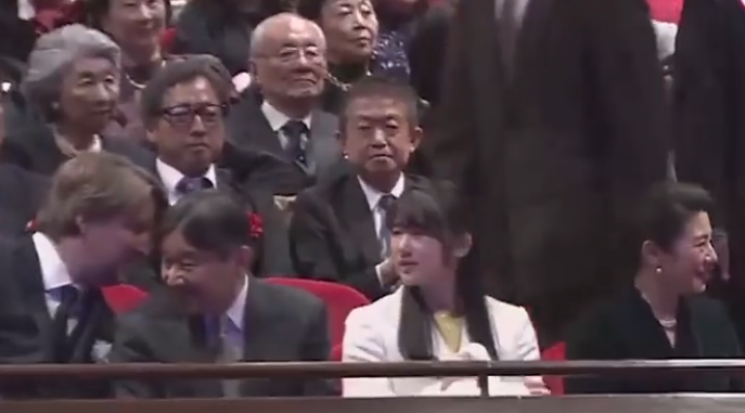 菅義偉首相「男系継承の重み踏まえる」と表明　自民保守グループとの面会で