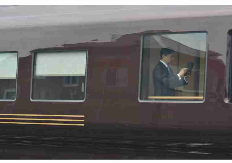 菅義偉首相「男系継承の重み踏まえる」と表明　自民保守グループとの面会で