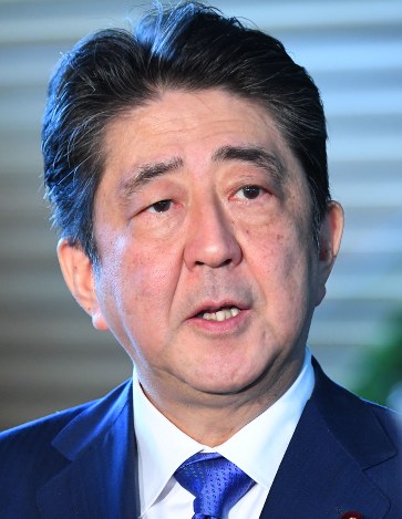 杉田水脈氏の「生産性」発言、安倍晋三首相「私も妻も大変つらい」