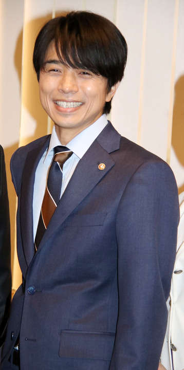 アイドルなのに“いいお父さん”、井ノ原快彦が築いた稀有な立ち位置