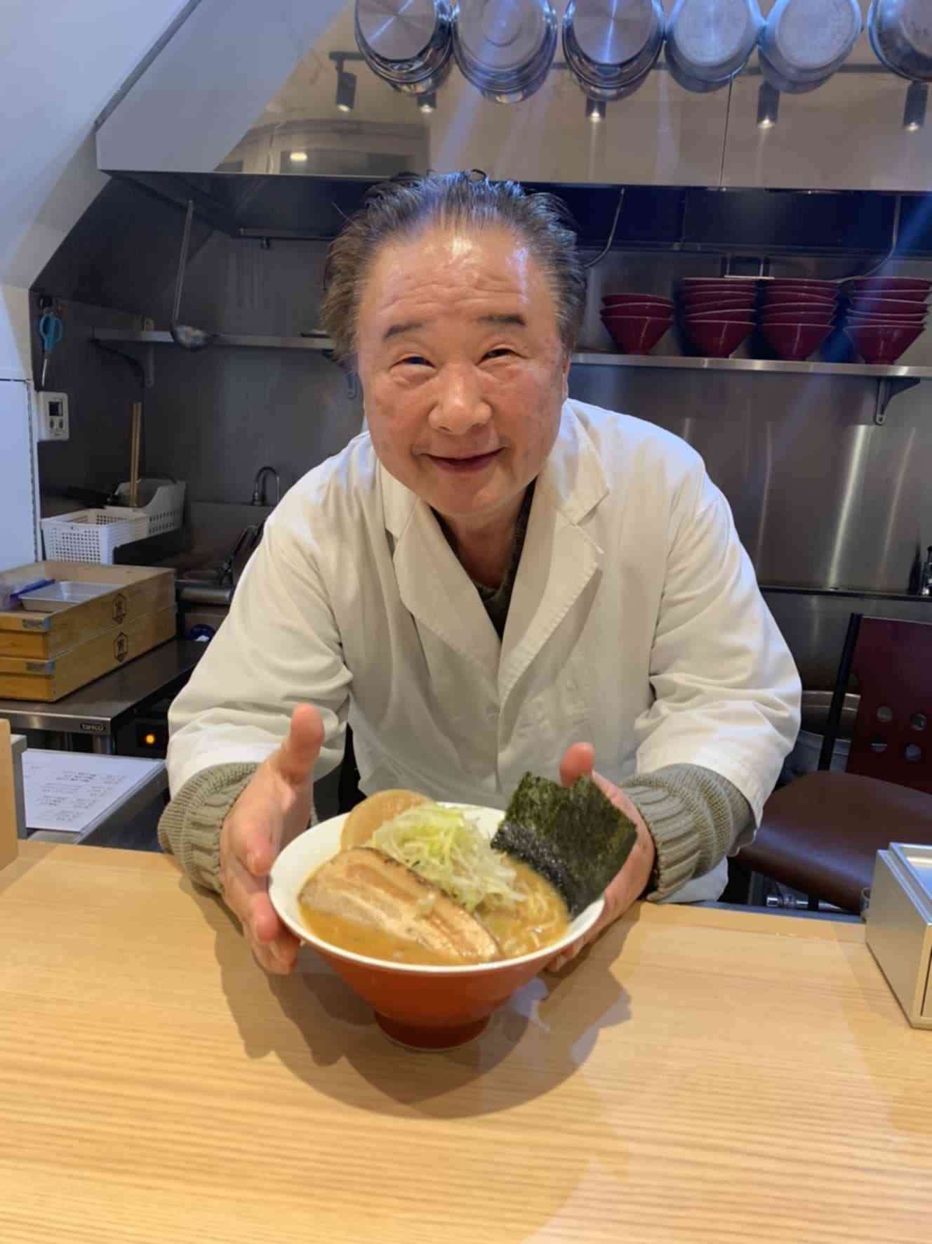 役員報酬ゴーン越え“やり手実業家”がラーメン店でバイトする理由