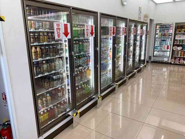 ダイドー、足で操作する自販機を実証実験、衛生意識の高まりに対応