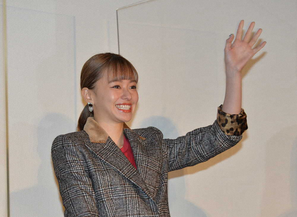 山本舞香　恋人・伊藤健太郎容疑者逮捕にも気丈に舞台あいさつ　笑顔見せるも北村匠海の発言には神妙― スポニチ Sponichi Annex 芸能