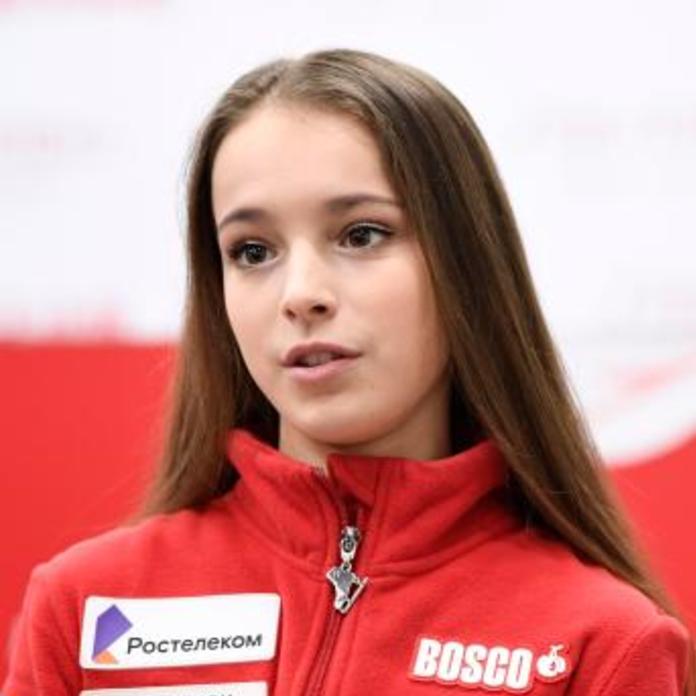 ロシア16歳フィギュア美少女、「まるでバービー人形」オフショット反響「なんて可愛さだ」