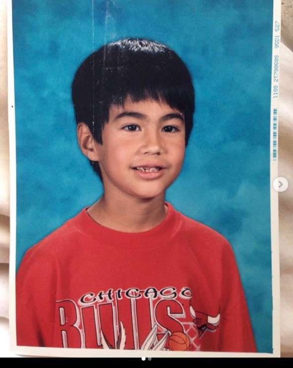 ユージ、小2当時のあどけない1枚にファンも驚き「上品な子ども時代」「面影残ってる」